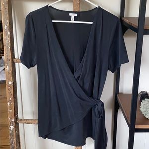 biz casual top with tie